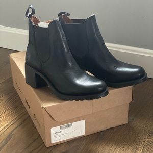 Frye Sabrina Chelsea Boots